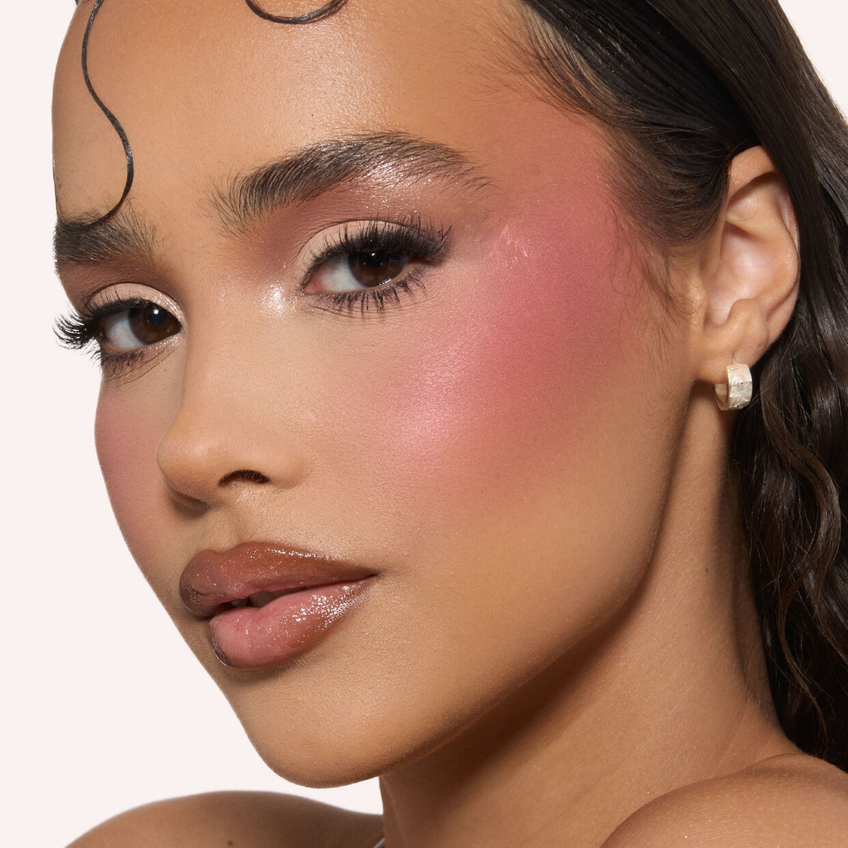 Huda Beauty | Blush Filter Blurring Blushlighters Palette