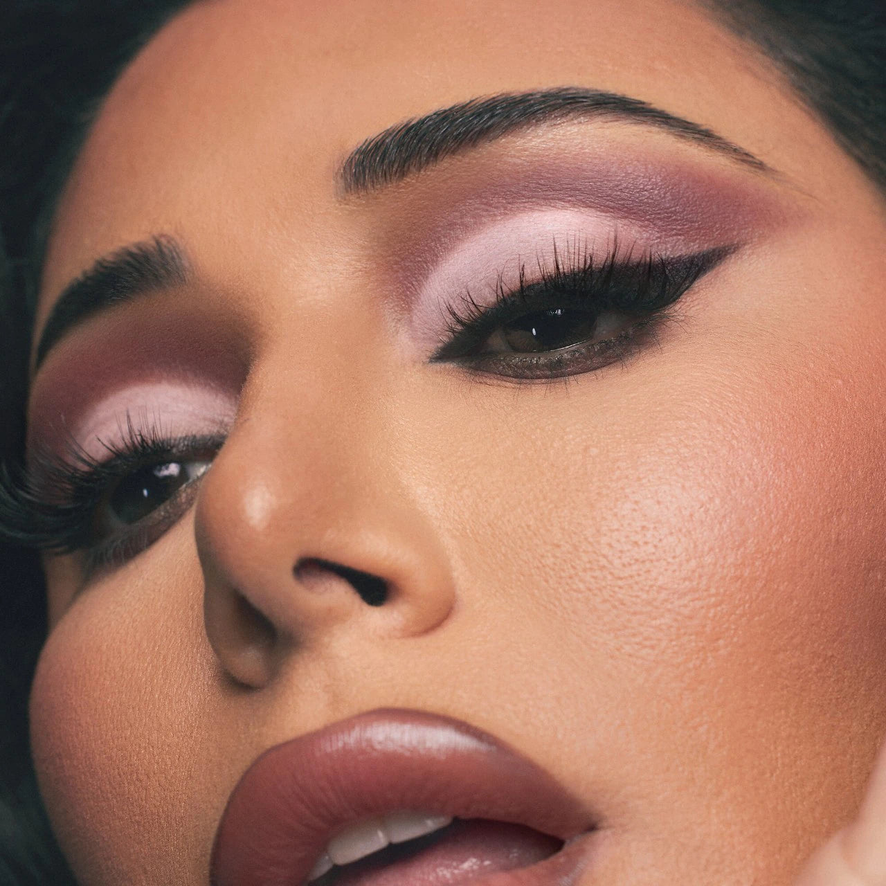 Huda Beauty |   Matte Obsessions Eyeshadow Palette