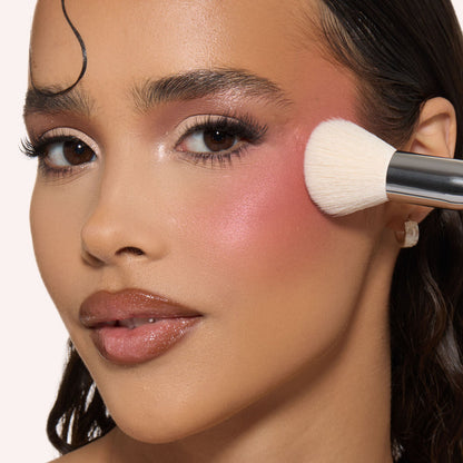Huda Beauty | Diffusing Cheek Brush
