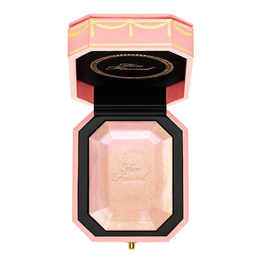 "Too Faced Diamond Light Highlighter Fancy Pink Diamond – Pink highlighter for radiant skin"

